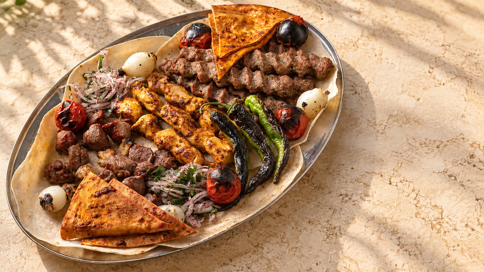مشاوي مشكل، كباب وشقف وشيش على صينية